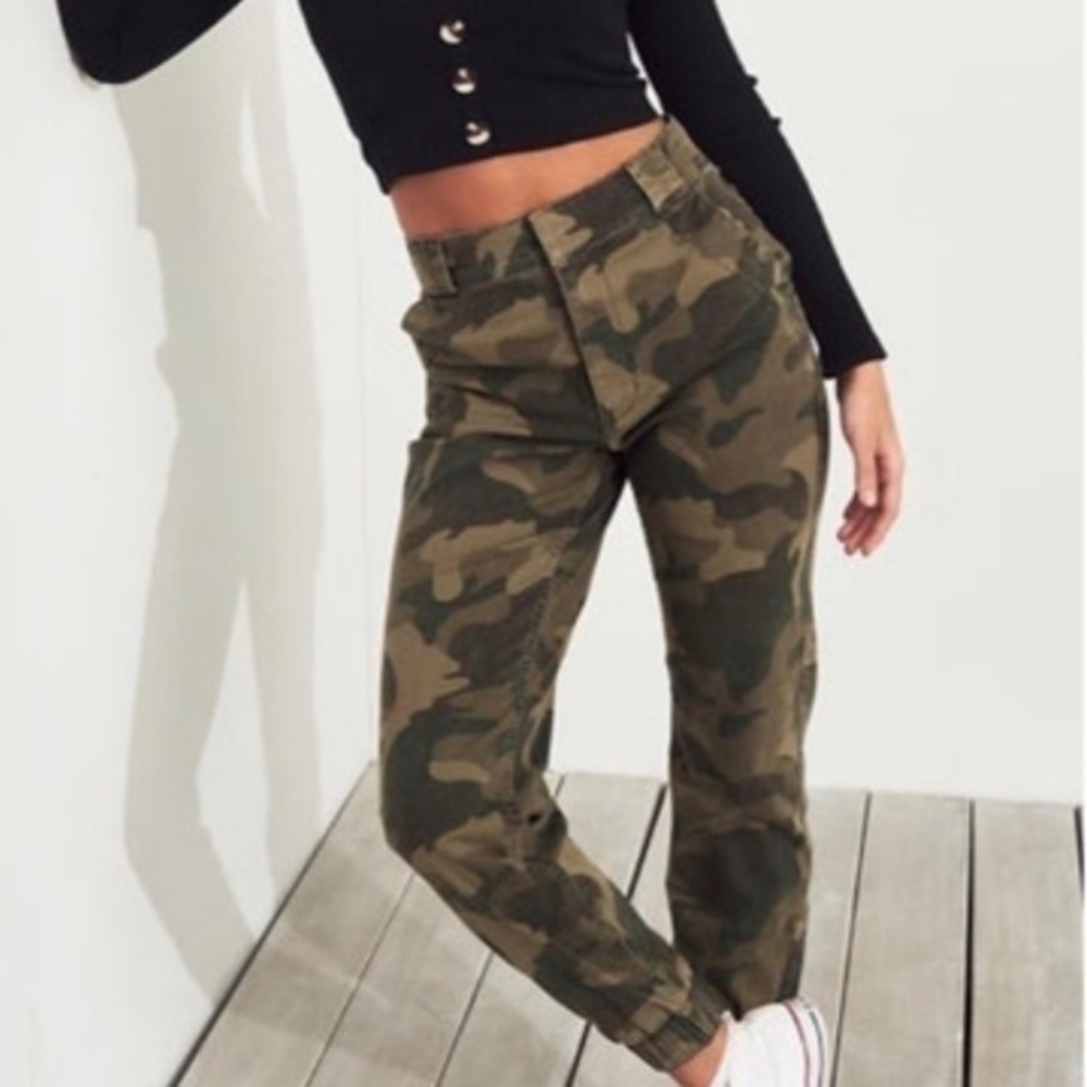 Hollister joggers camouflage
